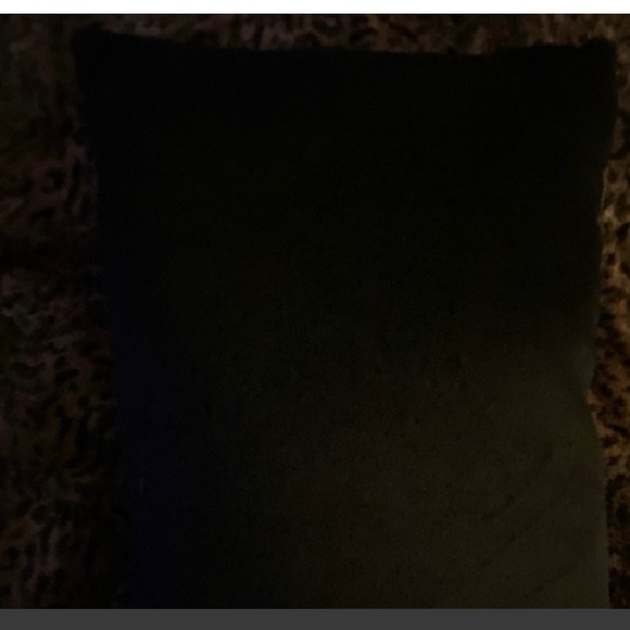 Throw Pillows Set of 3 Animal Print EUC - Picture 14 of 14